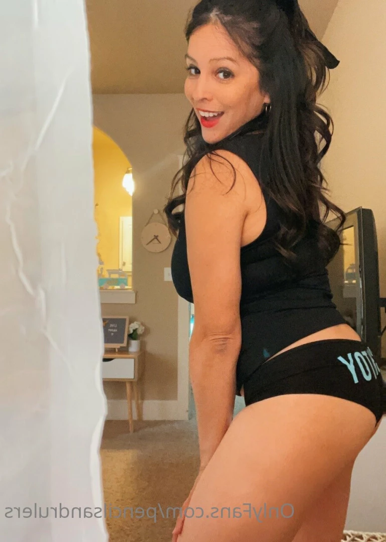 Debbie Martinez [ pencilsandrulers ] Onlyfans leaked photo 7345009 on Hotleaks.tv
