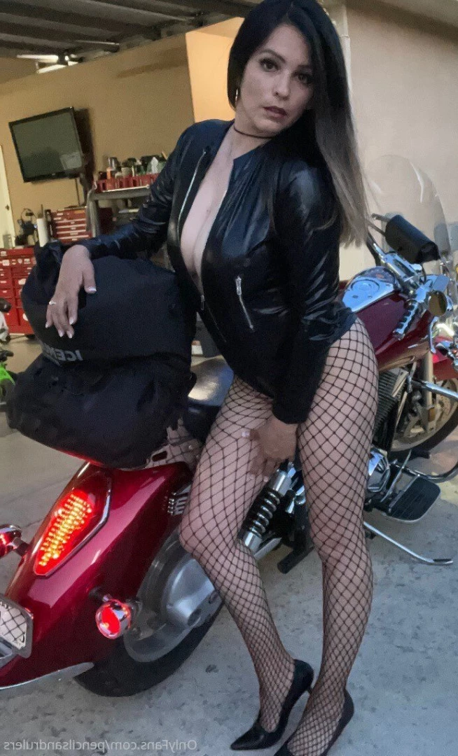 Debbie Martinez [ pencilsandrulers ] Onlyfans leaked photo 7350295 on Hotleaks.tv