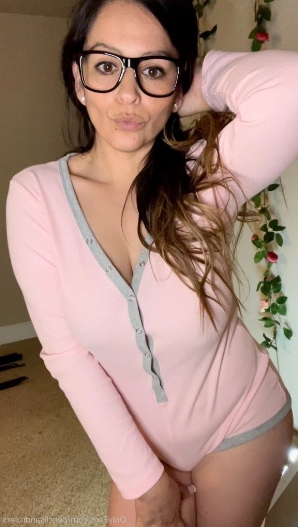 Debbie Martinez [ pencilsandrulers ] Onlyfans leaked photo 7350369 on Hotleaks.tv