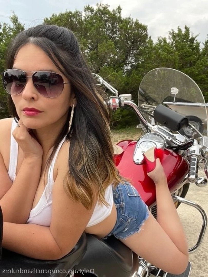 Debbie Martinez [ pencilsandrulers ] Onlyfans leaked photo 7352119 on Hotleaks.tv