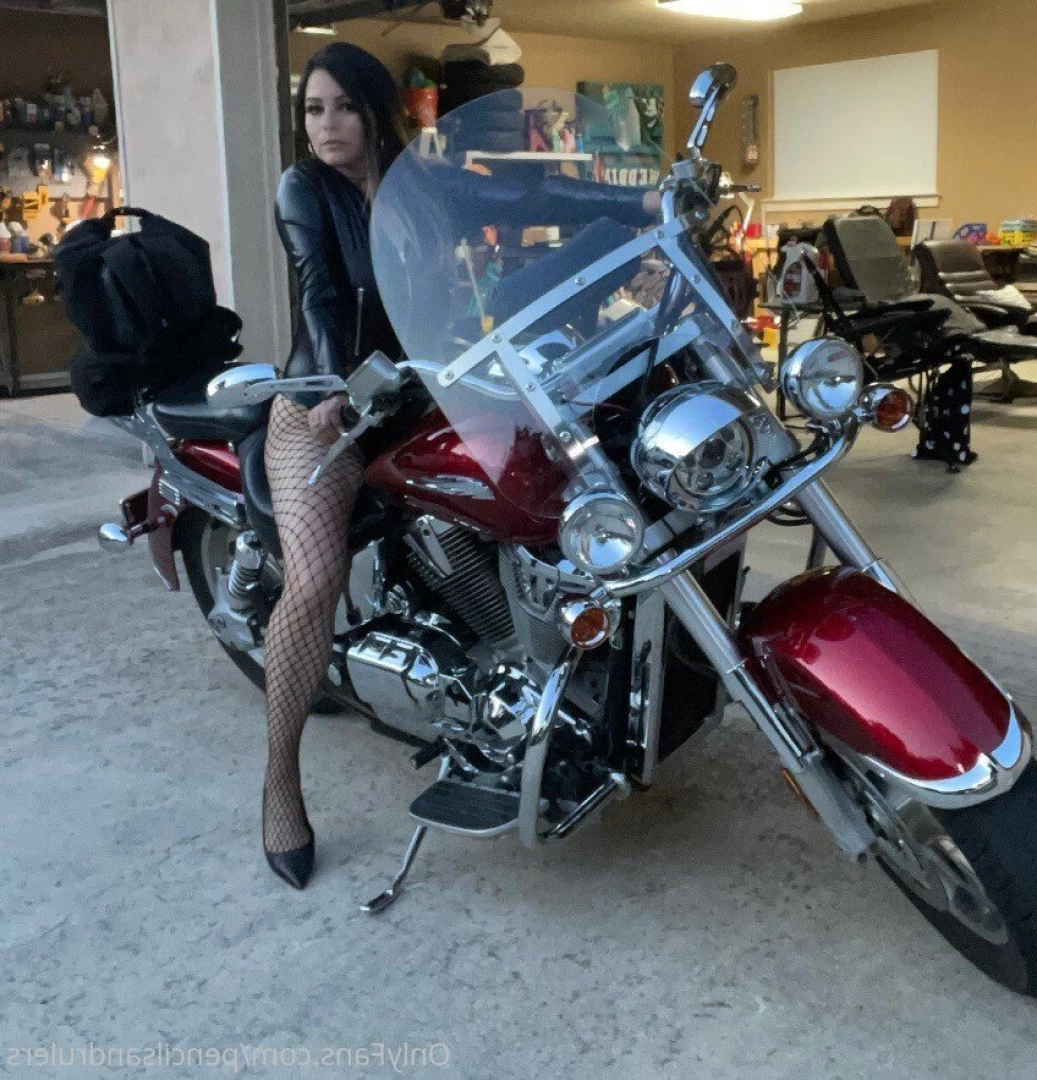 Debbie Martinez [ pencilsandrulers ] Onlyfans leaked photo 7352808 on Hotleaks.tv