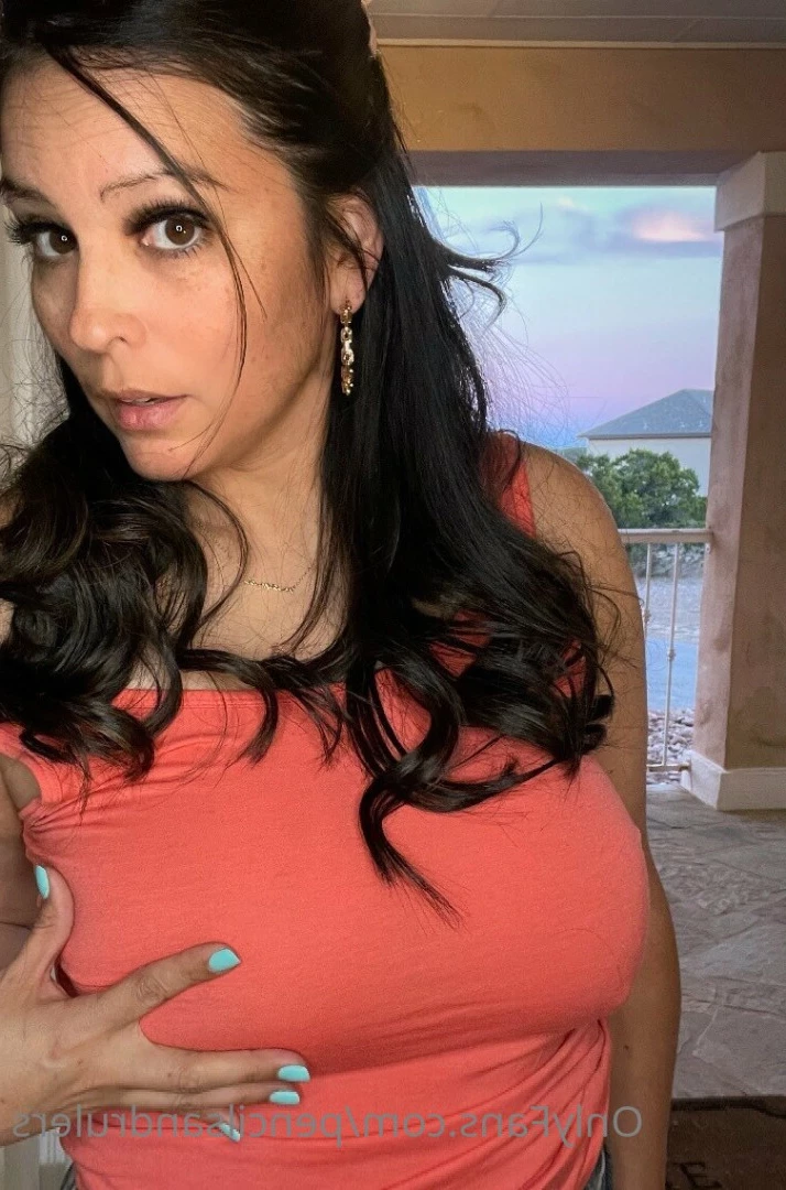 Debbie Martinez [ pencilsandrulers ] Onlyfans leaked photo 7355293 on Hotleaks.tv