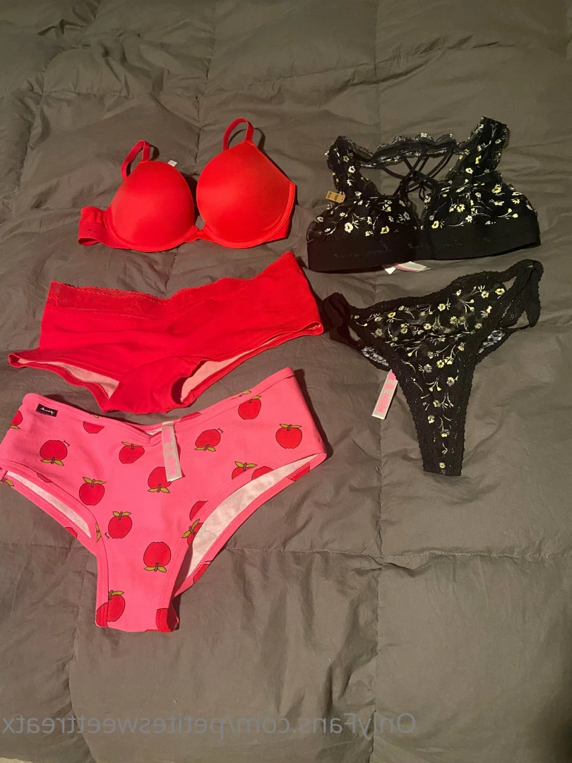 Sweet [ petitesweettreatx ] Onlyfans leaked photo 6664472 on Hotleaks.tv