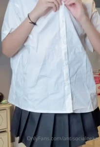 1599411