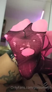 7043872