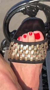 Goddess Vanessa [ pretty_feet_39 ] Onlyfans leaked video 7035564 on Hotleaks.tv