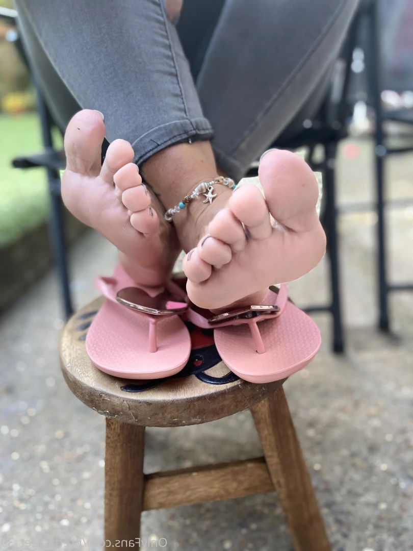 Goddess Vanessa [ pretty_feet_39 ] Onlyfans leaked photo 7166232 on Hotleaks.tv