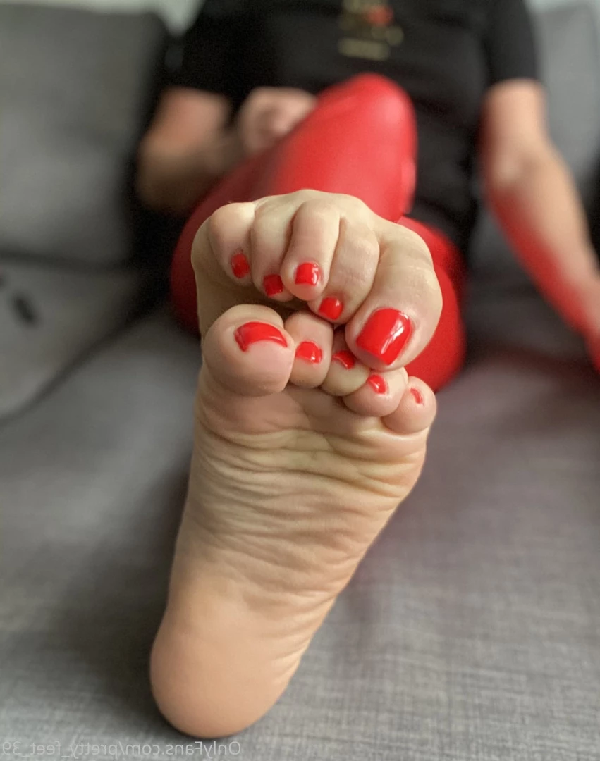Goddess Vanessa [ pretty_feet_39 ] Onlyfans leaked photo 7166672 on Hotleaks.tv