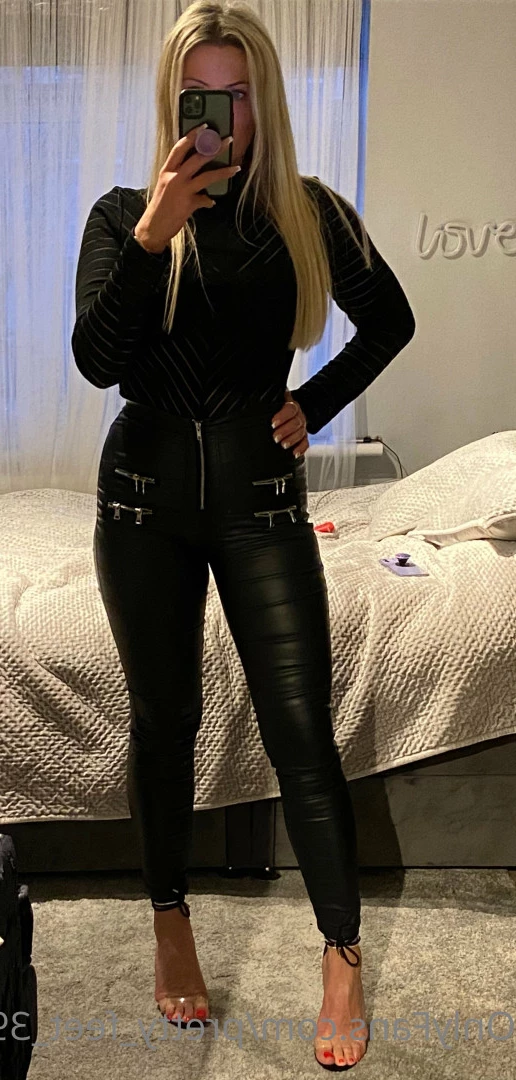 Goddess Vanessa [ pretty_feet_39 ] Onlyfans leaked photo 7168723 on Hotleaks.tv