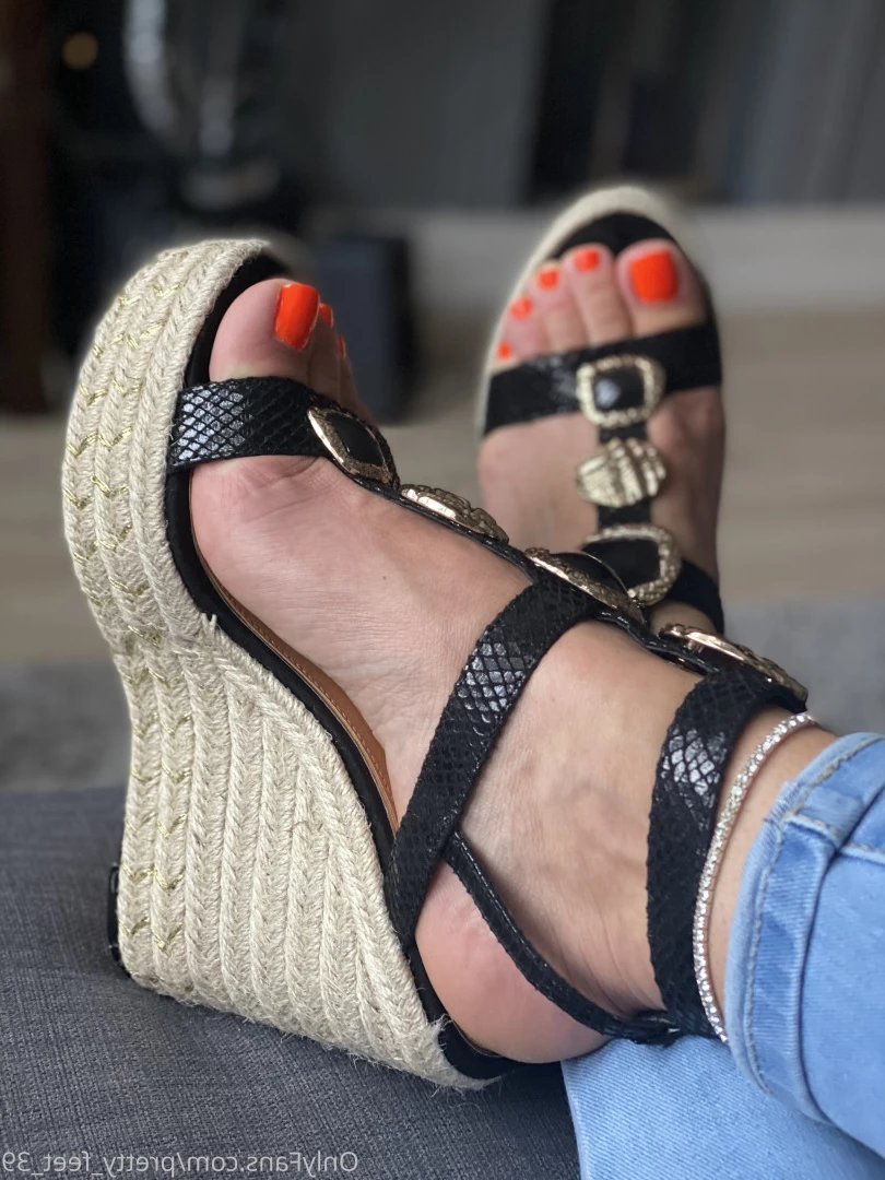 Goddess Vanessa [ pretty_feet_39 ] Onlyfans leaked photo 7169609 on Hotleaks.tv