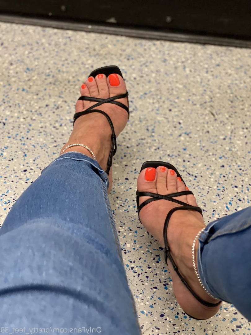 Goddess Vanessa [ pretty_feet_39 ] Onlyfans leaked photo 7169972 on Hotleaks.tv