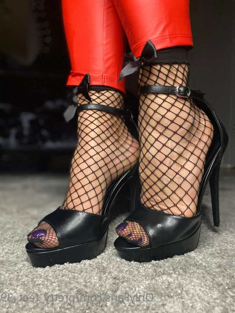 Goddess Vanessa [ pretty_feet_39 ] Onlyfans leaked photo 7171316 on Hotleaks.tv
