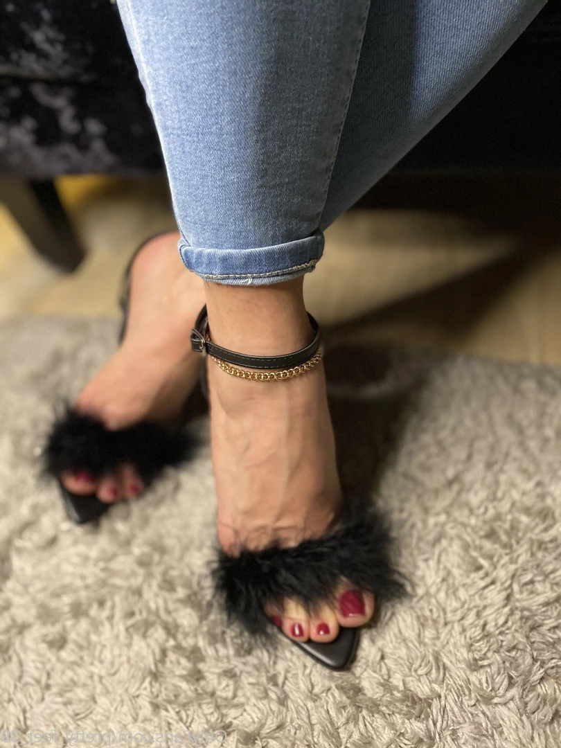 Goddess Vanessa [ pretty_feet_39 ] Onlyfans leaked photo 7173504 on Hotleaks.tv