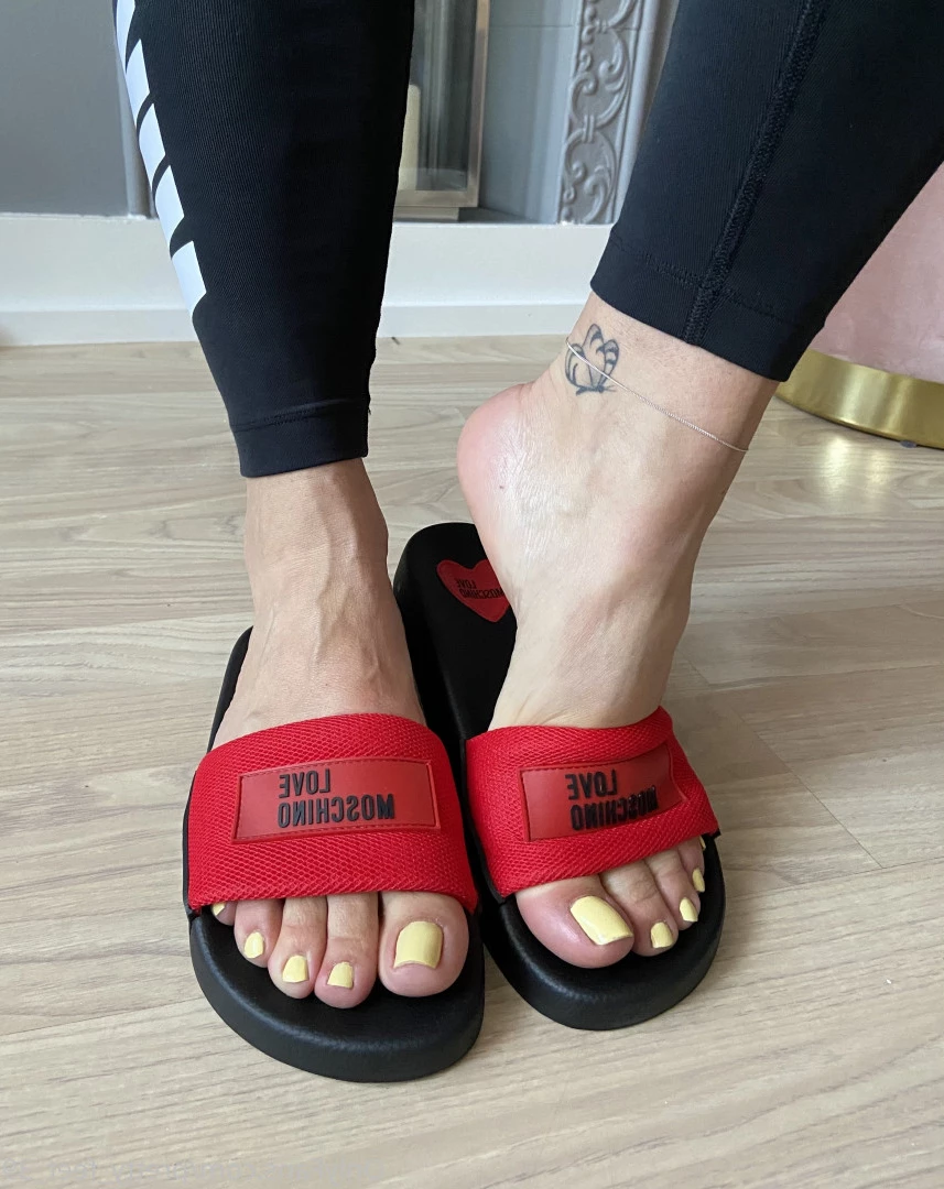Goddess Vanessa [ pretty_feet_39 ] Onlyfans leaked photo 7174303 on Hotleaks.tv