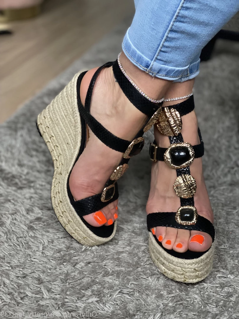 Goddess Vanessa [ pretty_feet_39 ] Onlyfans leaked photo 7175735 on Hotleaks.tv