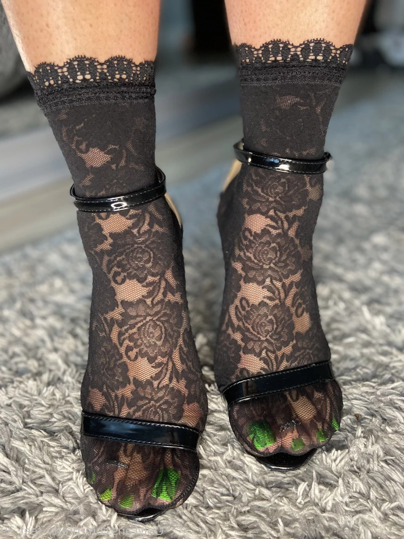 Goddess Vanessa [ pretty_feet_39 ] Onlyfans leaked photo 7176144 on Hotleaks.tv