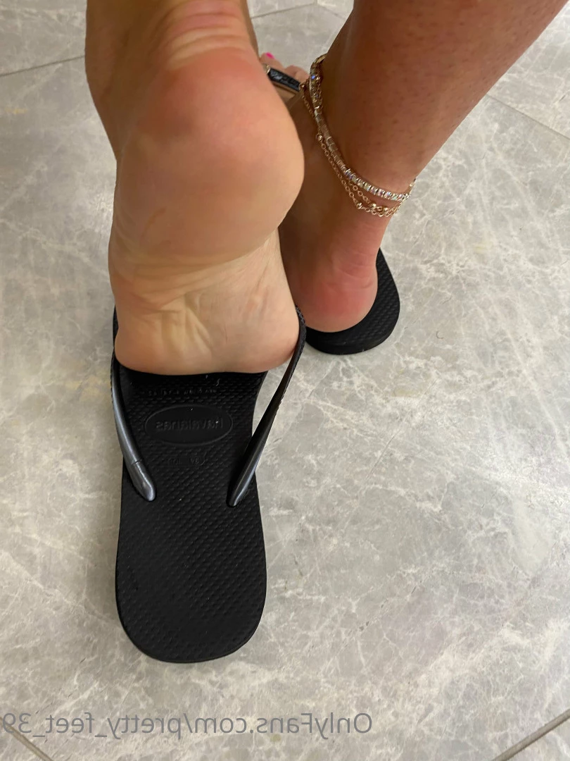 Goddess Vanessa [ pretty_feet_39 ] Onlyfans leaked photo 7177524 on Hotleaks.tv