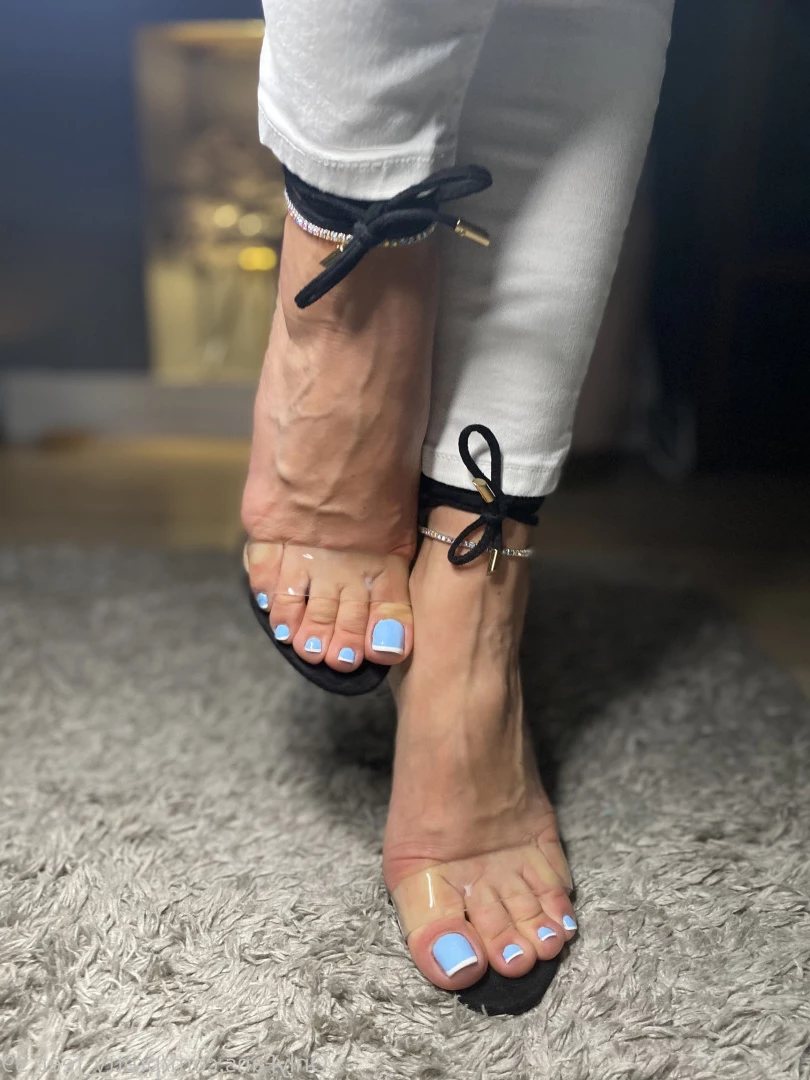 Goddess Vanessa [ pretty_feet_39 ] Onlyfans leaked photo 7178665 on Hotleaks.tv