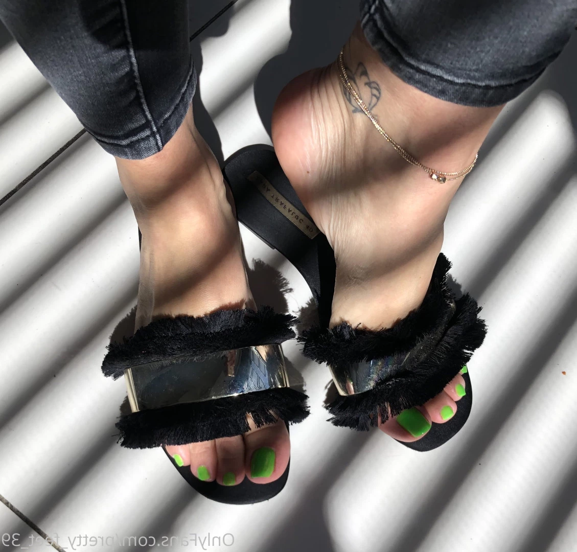 Goddess Vanessa [ pretty_feet_39 ] Onlyfans leaked photo 7179279 on Hotleaks.tv