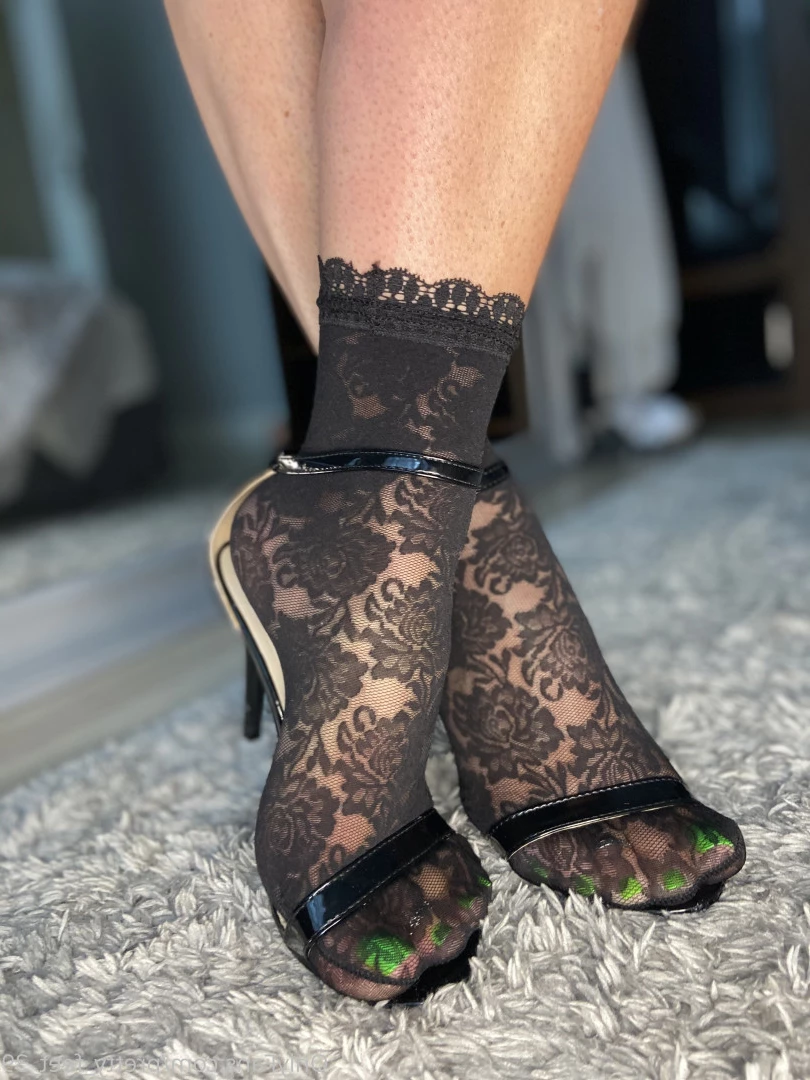 Goddess Vanessa [ pretty_feet_39 ] Onlyfans leaked photo 7182545 on Hotleaks.tv