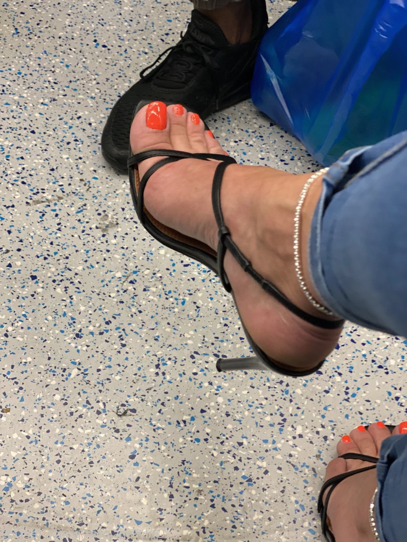 Goddess Vanessa [ pretty_feet_39 ] Onlyfans leaked photo 7182771 on Hotleaks.tv