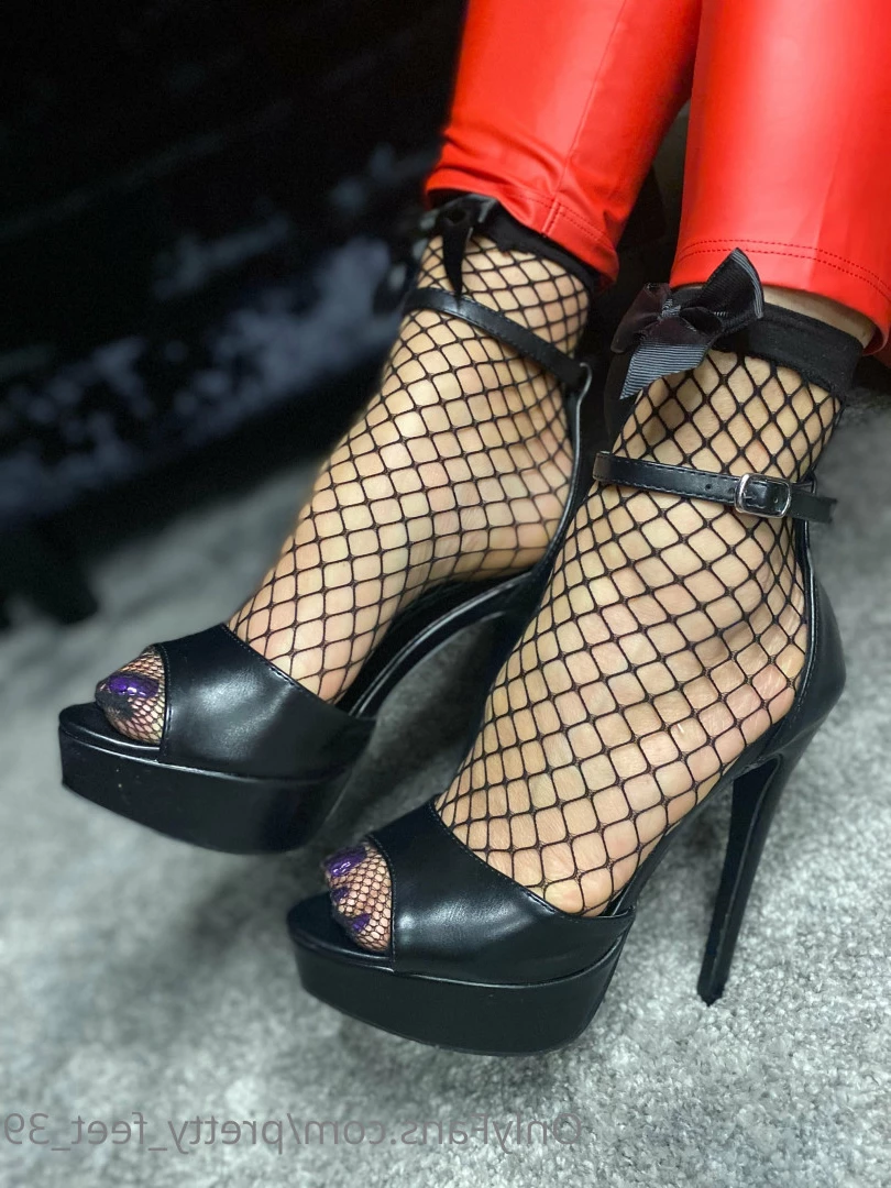 Goddess Vanessa [ pretty_feet_39 ] Onlyfans leaked photo 7186431 on Hotleaks.tv