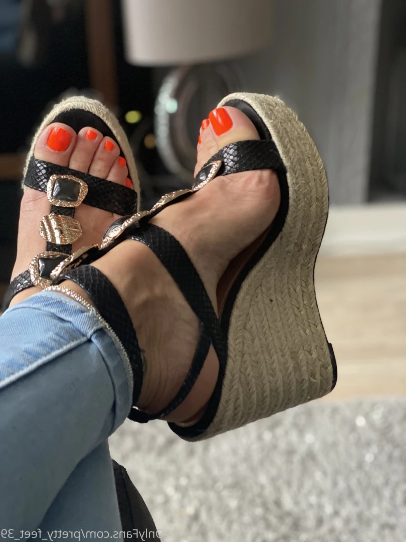 Goddess Vanessa [ pretty_feet_39 ] Onlyfans leaked photo 7186706 on Hotleaks.tv