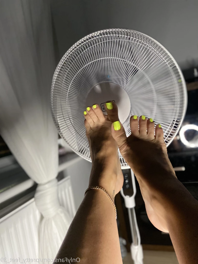 Goddess Vanessa [ pretty_feet_39 ] Onlyfans leaked photo 7187904 on Hotleaks.tv
