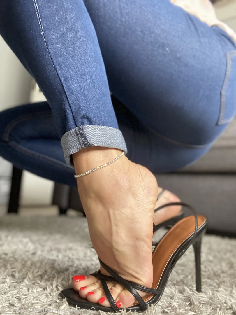 Goddess Vanessa [ pretty_feet_39 ] Onlyfans leaked photo 7188394 on Hotleaks.tv