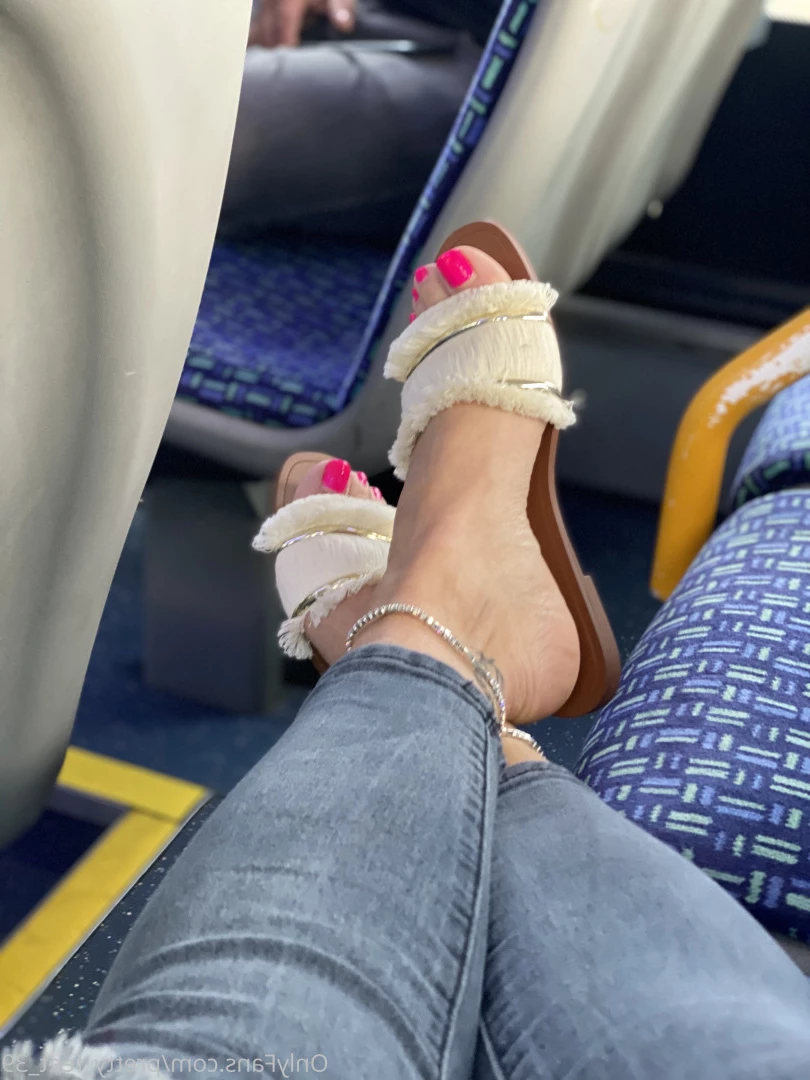 Goddess Vanessa [ pretty_feet_39 ] Onlyfans leaked photo 7189277 on Hotleaks.tv