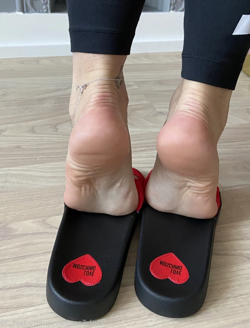 Goddess Vanessa [ pretty_feet_39 ] Onlyfans leaked photo 7189478 on Hotleaks.tv