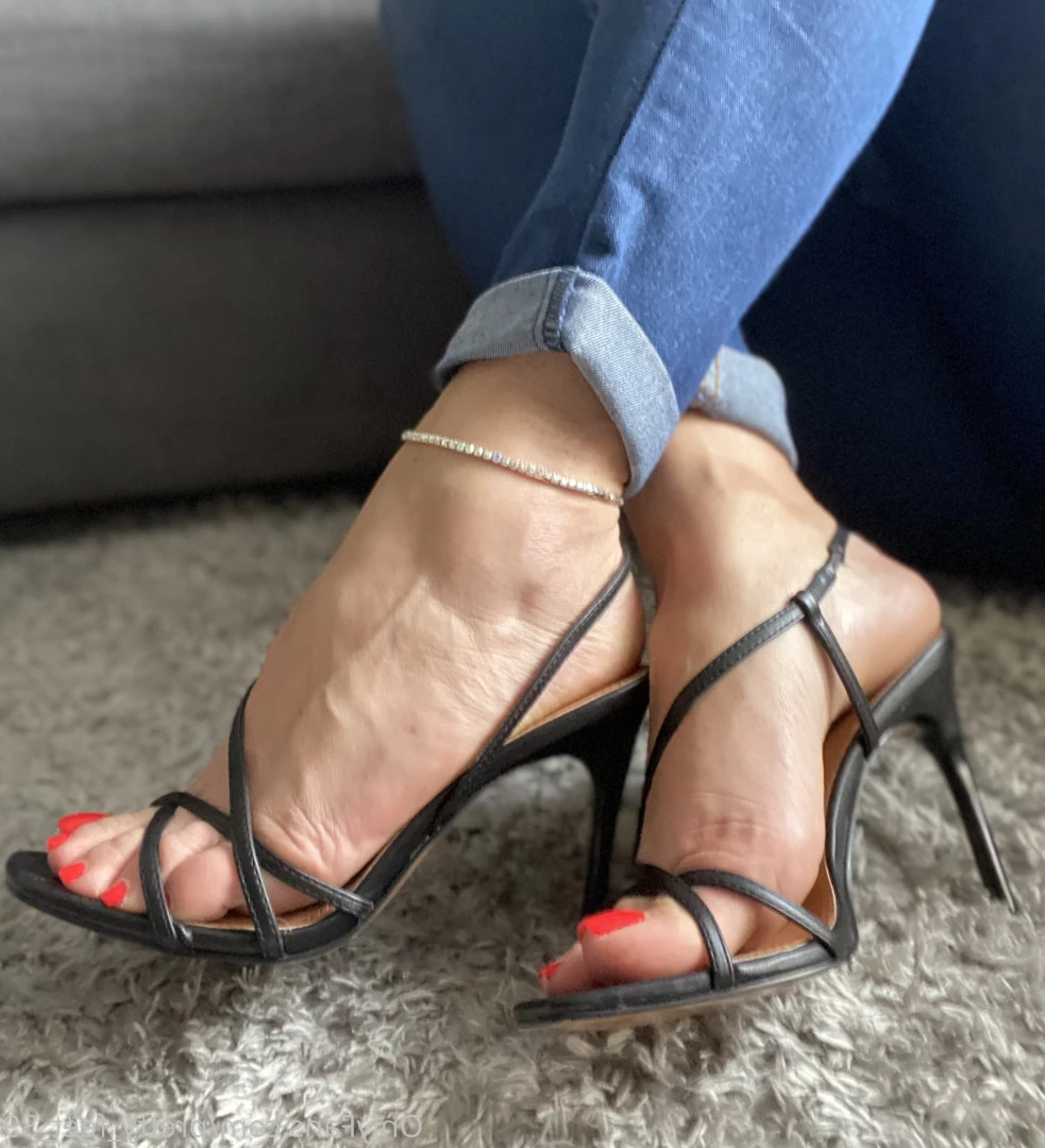 Goddess Vanessa [ pretty_feet_39 ] Onlyfans leaked photo 7189996 on Hotleaks.tv