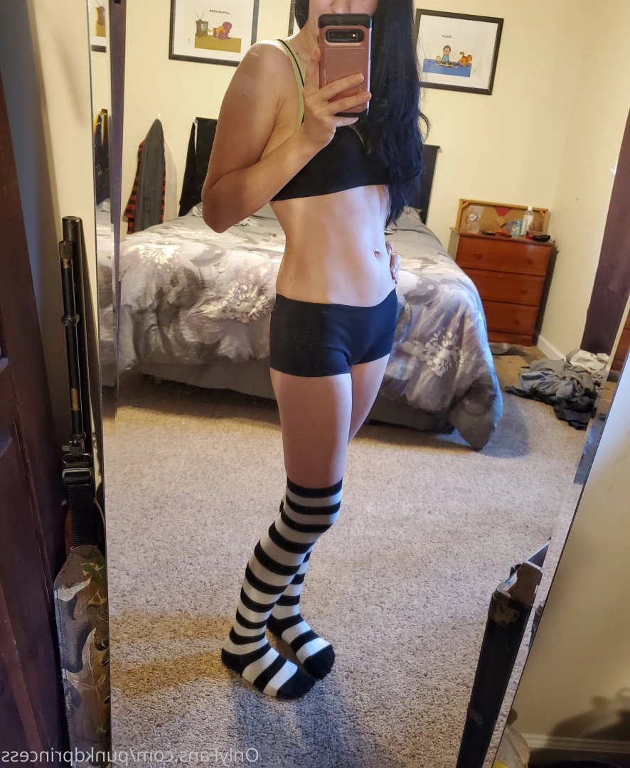 𝐏𝐮𝐧𝐤𝐝 𝐏𝐫𝐢𝐧𝐜𝐞𝐬𝐬 [ punkdprincess ] Onlyfans leaked photo 7182178 on Hotleaks.tv