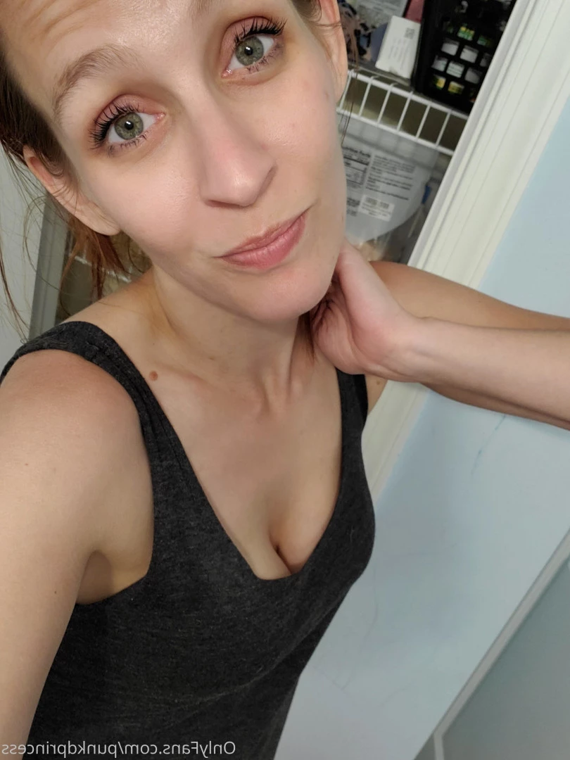 𝐏𝐮𝐧𝐤𝐝 𝐏𝐫𝐢𝐧𝐜𝐞𝐬𝐬 [ punkdprincess ] Onlyfans leaked photo 7182281 on Hotleaks.tv