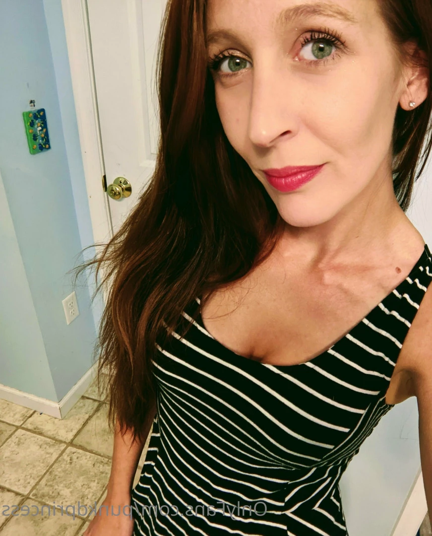 𝐏𝐮𝐧𝐤𝐝 𝐏𝐫𝐢𝐧𝐜𝐞𝐬𝐬 [ punkdprincess ] Onlyfans leaked photo 7183845 on Hotleaks.tv