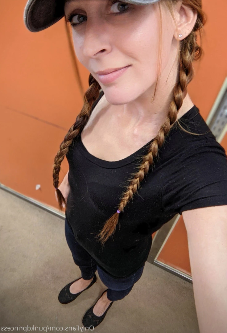 𝐏𝐮𝐧𝐤𝐝 𝐏𝐫𝐢𝐧𝐜𝐞𝐬𝐬 [ punkdprincess ] Onlyfans leaked photo 7186927 on Hotleaks.tv
