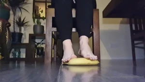 The Foot Queen of England [ queengf90premium ] Onlyfans leaked video 7022175 on Hotleaks.tv