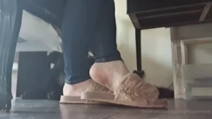 The Foot Queen of England [ queengf90premium ] Onlyfans leaked video 7023098 on Hotleaks.tv