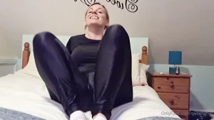 The Foot Queen of England [ queengf90premium ] Onlyfans leaked video 7023257 on Hotleaks.tv