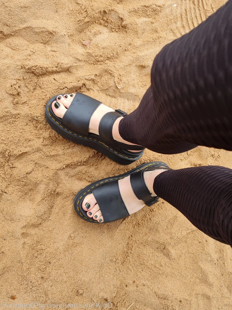 The Foot Queen of England [ queengf90premium ] Onlyfans leaked photo 7119567 on Hotleaks.tv