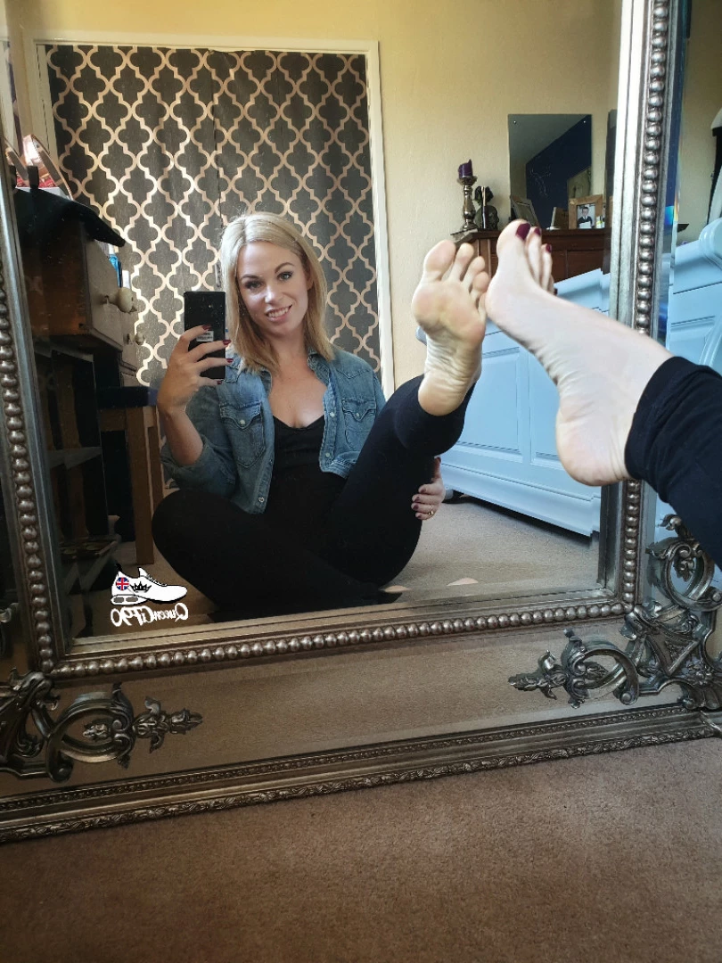 The Foot Queen of England [ queengf90premium ] Onlyfans leaked photo 7119731 on Hotleaks.tv