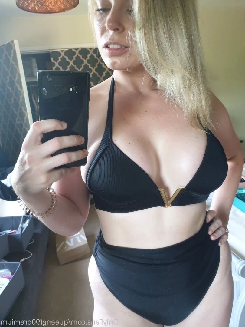 The Foot Queen of England [ queengf90premium ] Onlyfans leaked photo 7123561 on Hotleaks.tv