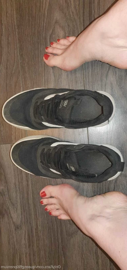 The Foot Queen of England [ queengf90premium ] Onlyfans leaked photo 7123771 on Hotleaks.tv