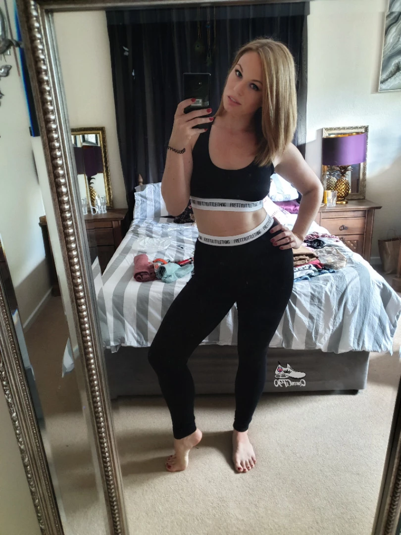 The Foot Queen of England [ queengf90premium ] Onlyfans leaked photo 7127580 on Hotleaks.tv