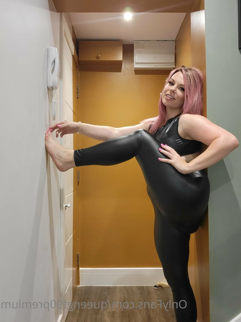 The Foot Queen of England [ queengf90premium ] Onlyfans leaked photo 7127810 on Hotleaks.tv