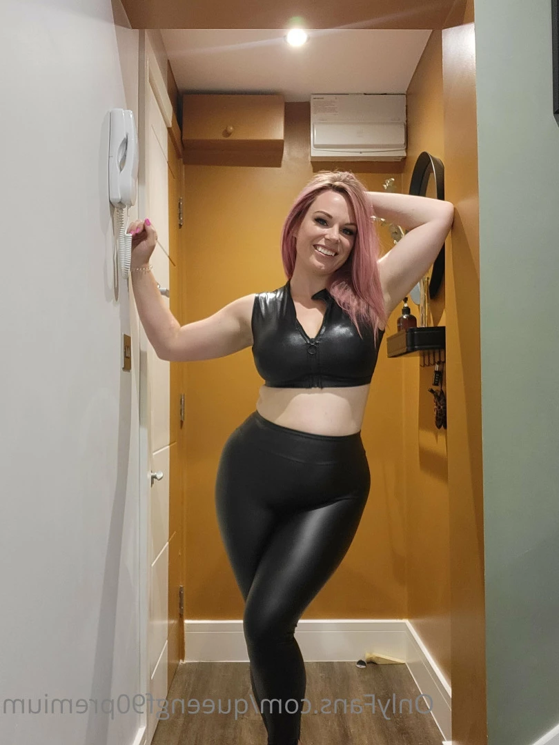 The Foot Queen of England [ queengf90premium ] Onlyfans leaked photo 7128317 on Hotleaks.tv