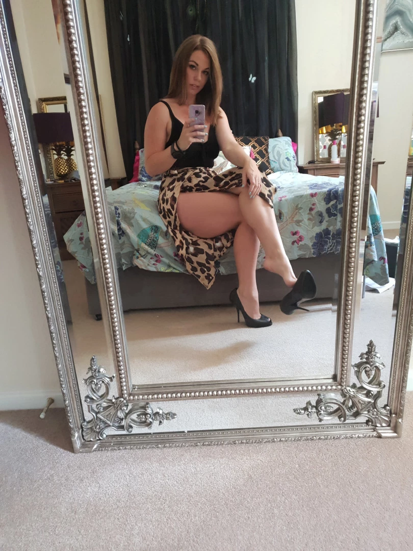 The Foot Queen of England [ queengf90premium ] Onlyfans leaked photo 7128511 on Hotleaks.tv