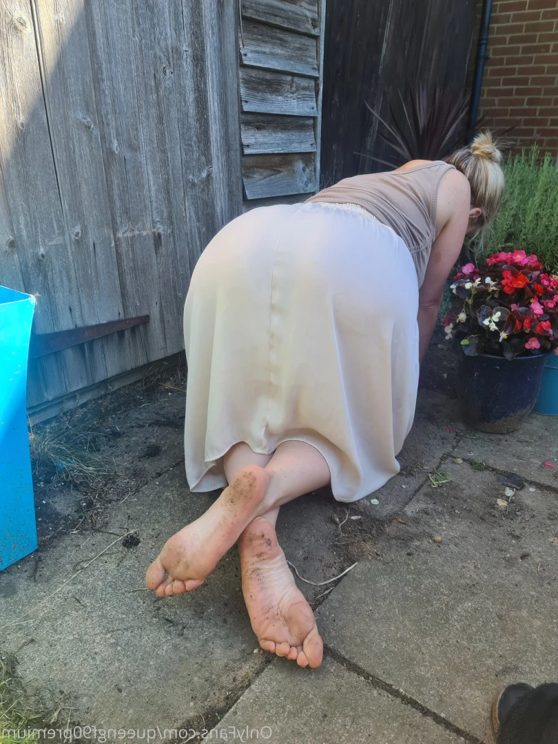 The Foot Queen of England [ queengf90premium ] Onlyfans leaked photo 7131812 on Hotleaks.tv