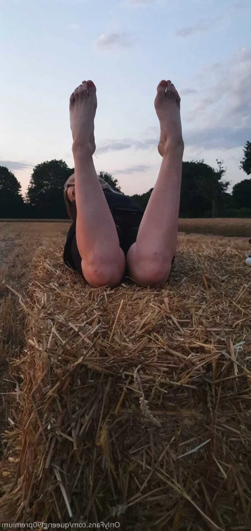 The Foot Queen of England [ queengf90premium ] Onlyfans leaked photo 7134370 on Hotleaks.tv