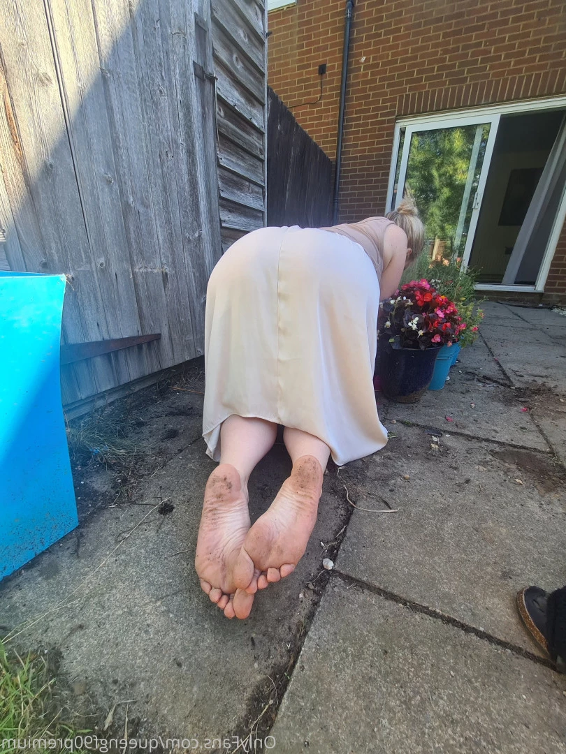 The Foot Queen of England [ queengf90premium ] Onlyfans leaked photo 7137905 on Hotleaks.tv